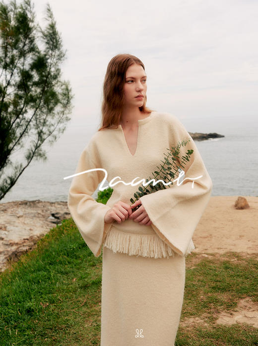 ZAANLI｜ZN10019 羊毛白 羽毛感羊毛花式纱流苏喇叭袖针织上衣 商品图4