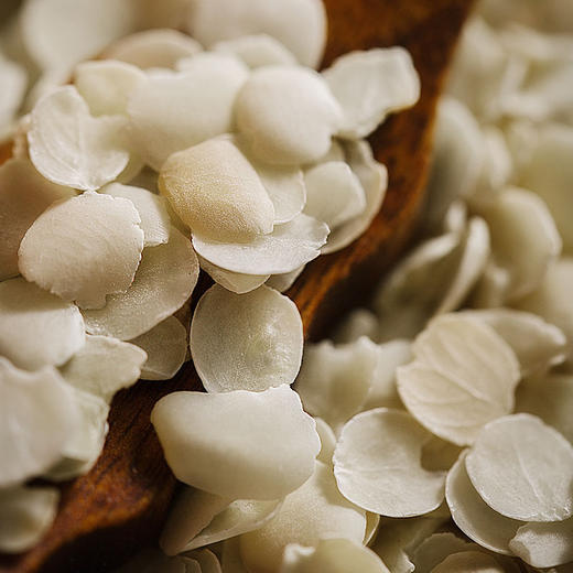 【宜昌助农馆】桃胶养颜套餐 桃胶200克 雪燕50克 皂角米50克 老冰糖250克 商品图3