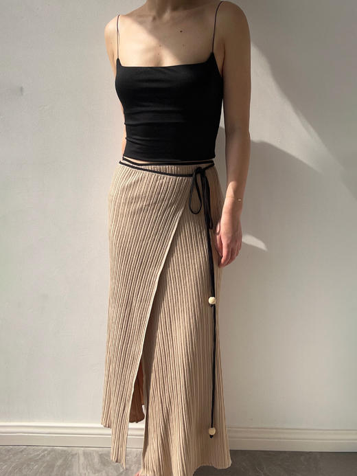 ZAANLI｜ZN30004-2 沙色 度假感亚麻天丝绑带针织半裙 商品图1