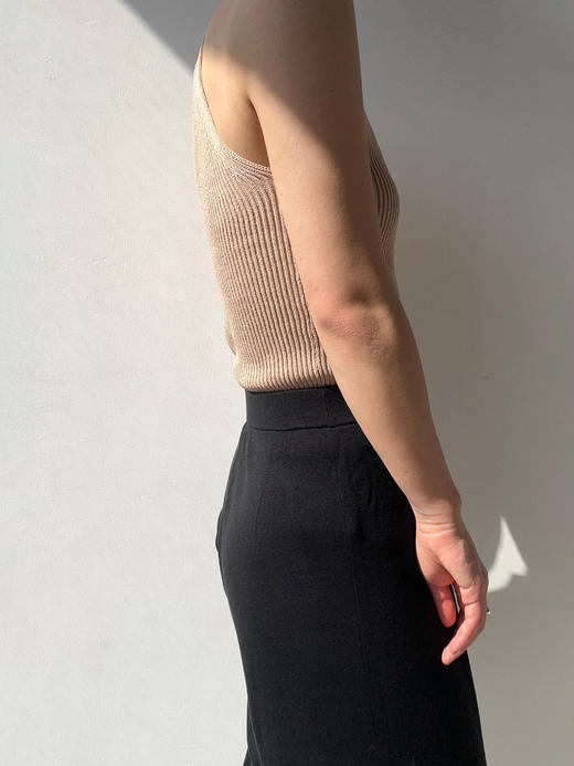 ZAANLI｜ZN10010 沙色 轻量感羊毛混纺绑带挂脖针织背心 商品图8