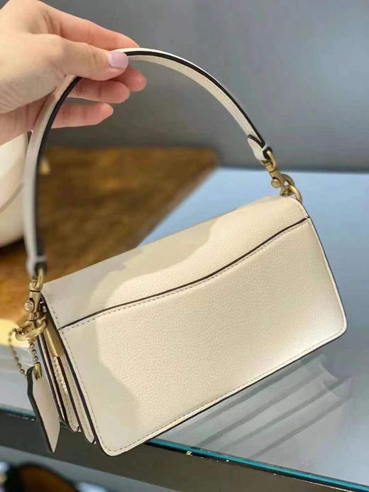¥1999🇺🇸Coach专柜最新款风琴包tabby20酒神包，国内专柜售价4500，有全皮长短两条肩带，可腋下可单肩斜挎，尺寸20×13×3cm 商品图2
