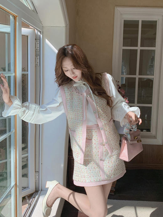 张心子【馥郁佳人】高级感系带荷叶边衬衫上衣 U2501036 商品图8