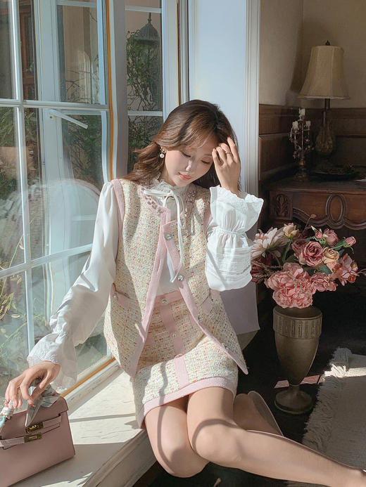 张心子【馥郁佳人】高级感系带荷叶边衬衫上衣 U2501036 商品图4