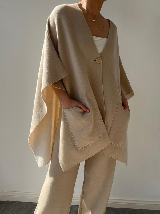 ZAANLI｜ZN60003 杏驼/既白 双面穿细腻感羊绒羊毛针织披肩外套 商品图0