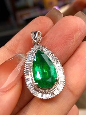 5.28ct刻面祖母绿吊坠