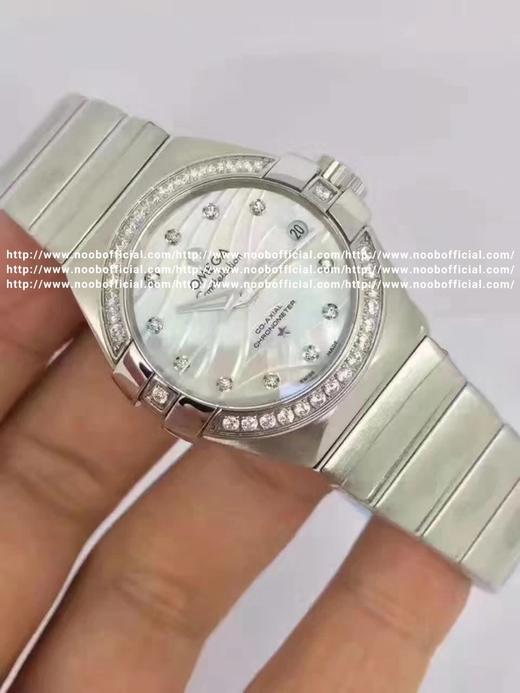 V6新品：欧米茄星座系列PLUMA轻羽腕表，搭载一比一8520机芯，天然蓝色炫彩贝母表盘，表扣轴承采用与正品一样的材质，一比一的做工，市场公认好的版本！ 商品图5