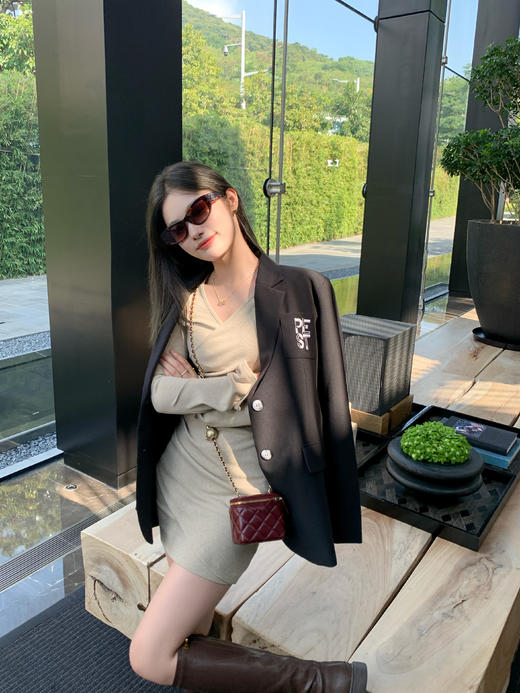 <曾小咸推荐>辣妹风2色长袖V领修身连衣裙 日常149.99/件 立减80 秒杀69.99/件！！ 商品图5