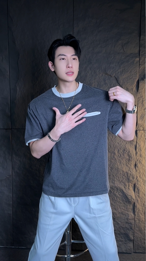 T2200早春新款时尚个性韩版撞色圆领短袖T恤百搭高级感设计套头上衣