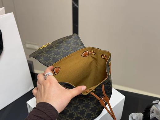 D020949高颜值皮扣设计太给力了复古老花双肩包 商品图11