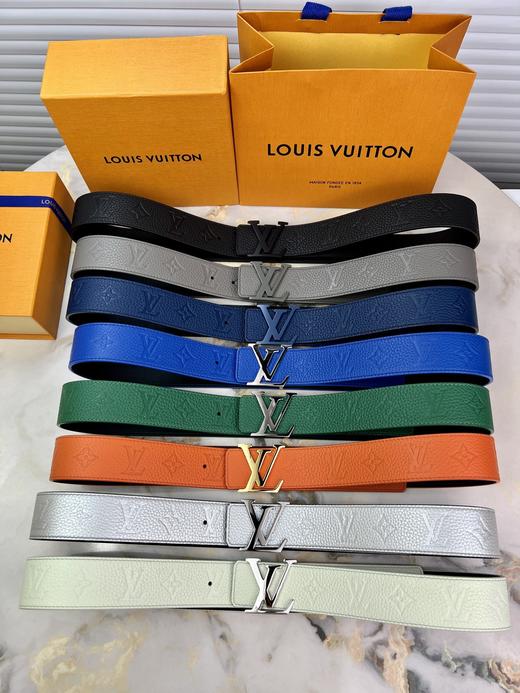 驴家 亮面扣腰带 ，特色压花，颜色层次分明，时尚大气！💋🐂带身越用质感越能彰显，双面用，手感舒适 商品图0