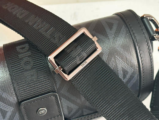 春季特惠💰900 这款 Hit the Road 手袋搭配肩带93380 商品图6