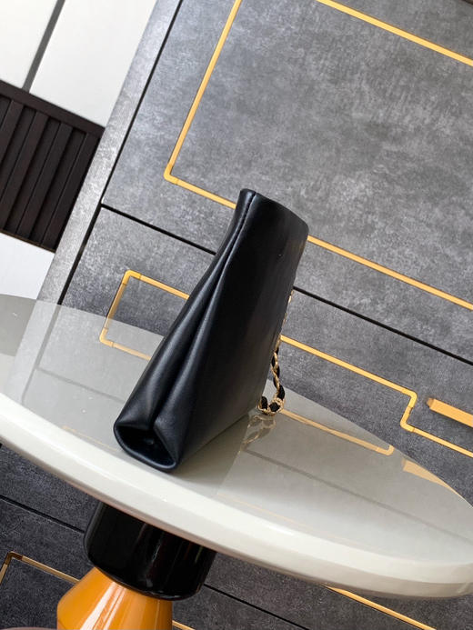 春季特惠💰950 原单香奈儿 24K手拿钻石手链包，谁看了不心动啊 商品图1