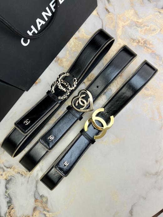 香家专柜女款同款皮带 时尚双C扣系列 五金采用logo经典 亮面带皱感小牛皮💋🎁配全套专柜包装，宽:4cm 商品图2