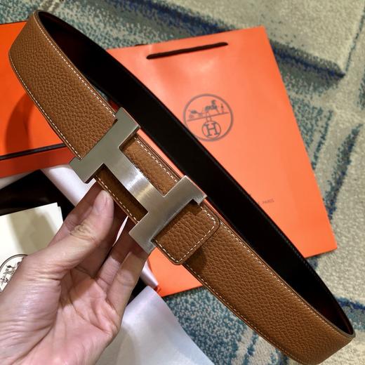 马家 腰带 拉丝扣头，荔枝纹配平纹牛皮，双面使用，一带当两带👍 💅🏻🎁配专柜全套包装！ 商品图0