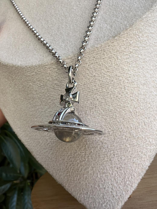 29-4圆正 无包装 浪漫琉璃星球 ORB限定 立体土星彩钻 中号星球项链 商品图6