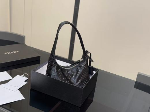 D020947上身氛围感满满随手一拎 就很有范儿hobo尼龙腋下包 商品图1