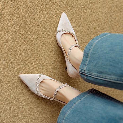 【预售5天】初春气质法式名媛尖头单鞋仙女米白色高跟鞋细跟水钻丝绸羊皮婚鞋DB&M6170 商品图3