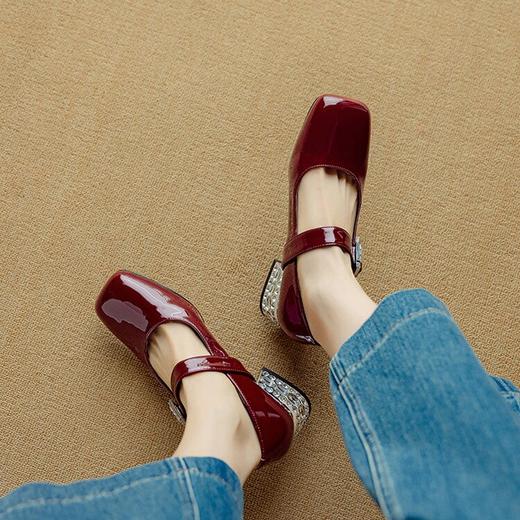 【预售5天】水钻法式玛丽珍鞋女春秋新款漆皮方头粗跟低跟一字带单鞋NJMK&K1308 商品图3