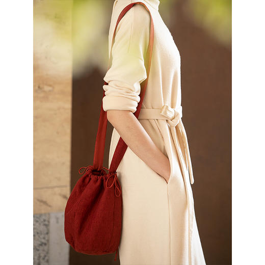 牧衣游原创 进口亚麻单肩斜挎包红色百搭 一诺【不支持会员折】 商品图3