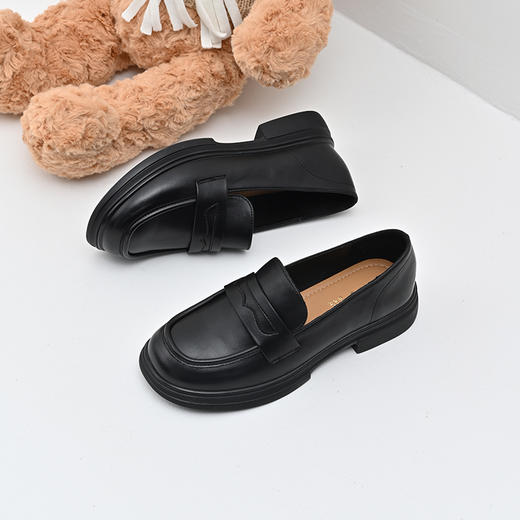 经典鲨2025年春季新款百搭圆头黑色平底一脚蹬通勤乐福鞋女KW87-517011 商品图2