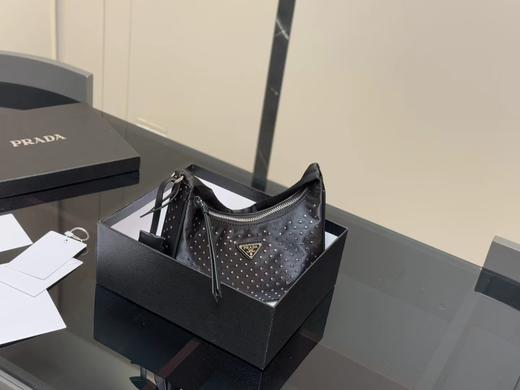 D020947上身氛围感满满随手一拎 就很有范儿hobo尼龙腋下包 商品图4