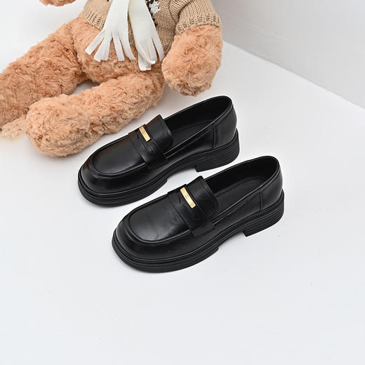 经典鲨2025年春季新品百搭圆头黑色一脚蹬平底通勤乐福鞋女KW388-517011 商品图4