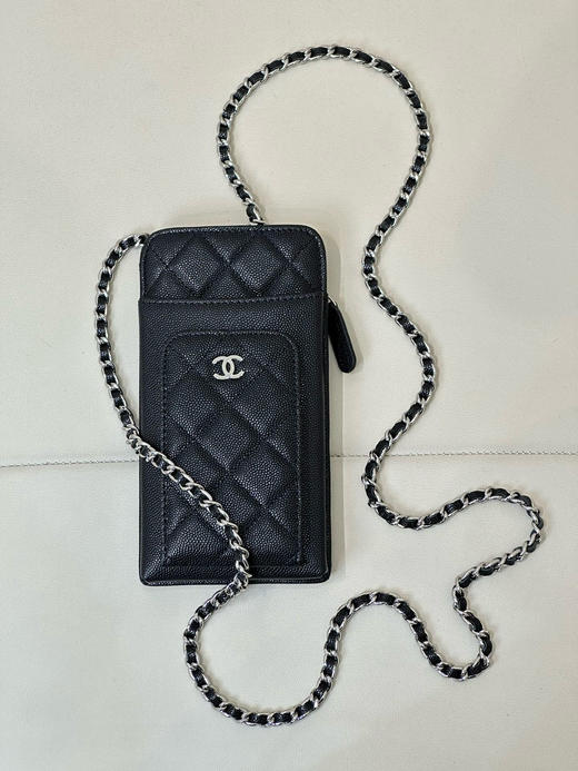 春季特惠💰560 原单香奈儿 小香新款手机包0990 现如今的手机包不仅要挑好的质量，颜值也很重要！ 商品图0