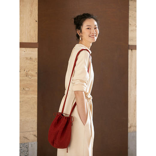 牧衣游原创 进口亚麻单肩斜挎包红色百搭 一诺【不支持会员折】 商品图1