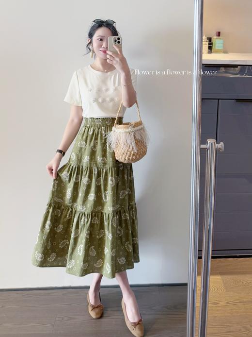 花花tee 大家一定要体验的某品牌同步天丝棉针织(穿着感100分!!) 手工钉珠花朵T恤 米白色 商品图3