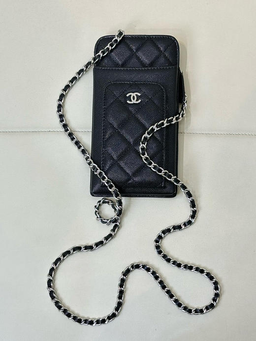 春季特惠💰560 原单香奈儿 小香新款手机包0990 现如今的手机包不仅要挑好的质量，颜值也很重要！ 商品图3