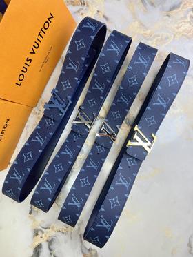 驴家 男士腰带系列 ，精选亮面五金扣 ，Monogram 帆布面料搭配平纹小牛皮🐂 ，双面自由切换使用