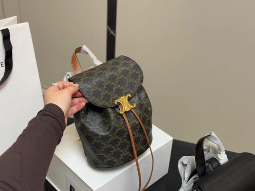 D020949高颜值皮扣设计太给力了复古老花双肩包 商品图9