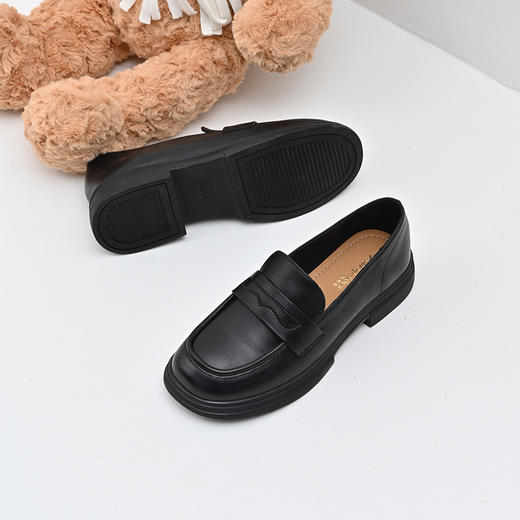经典鲨2025年春季新款百搭圆头黑色平底一脚蹬通勤乐福鞋女KW87-517011 商品图3
