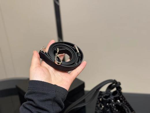 D020946手拎和斜挎都好好看！抽绳束口尼龙水桶包 商品图12