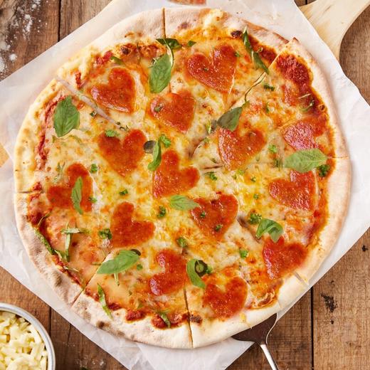 心心相印萨拉米玛格利特披萨	Heart Shaped Salami Margherita Pizza 商品图0