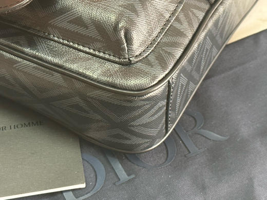 春季特惠💰900 这款 Hit the Road 手袋搭配肩带93380 商品图4