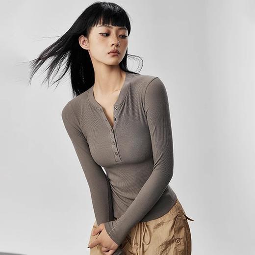 跃牌【周游世界系列】春夏新款螺纹修身莫代尔显瘦纽扣紧身瑜伽上衣TP0868 商品图1