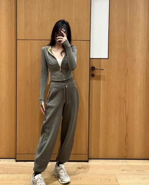 点此购买 Lululemon秋冬季女士拉绒双层腰部高腰运动裤 md 308716 商品图2