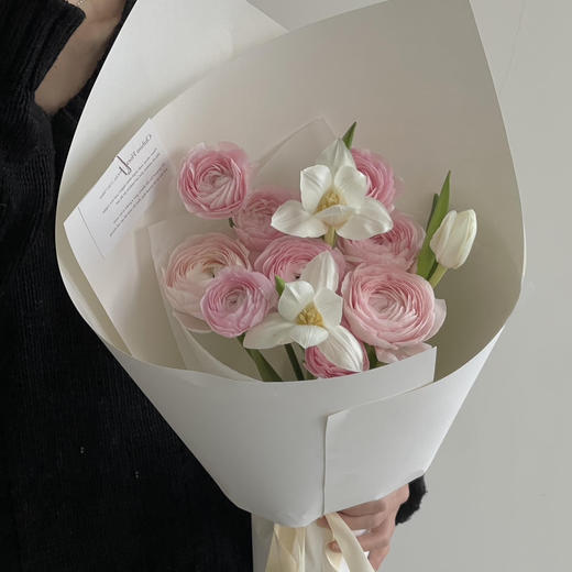 《苏醒》粉色河内洋牡丹郁金香花束 商品图5