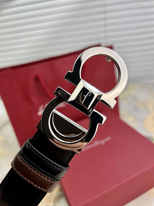 菲拉 腰带 🐎亮面马蹄扣 🛠双面亮面小牛皮 ,黑色&咖色，自由切换使用，柔软舒适 🚀手工绘边 顺滑如丝 🎁配全套专柜包装 尺寸：宽3.5cm 商品图0