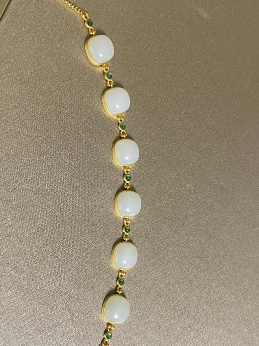 18K古法黄金和田玉俄料（白玉）方糖手链/单面方形10*10mm/伴镶翡翠 商品图0