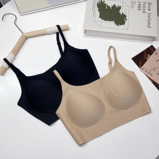 白衣伴侣👙「幸棉粉底液内⾐」专为亚洲⼥性肌肤定制的⾊号🎈， 上身如原⽣肤般隐形，😎白色镂空都不透！ 商品图1