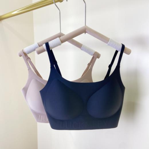 白衣伴侣👙「幸棉粉底液内⾐」专为亚洲⼥性肌肤定制的⾊号🎈， 上身如原⽣肤般隐形，😎白色镂空都不透！ 商品图2