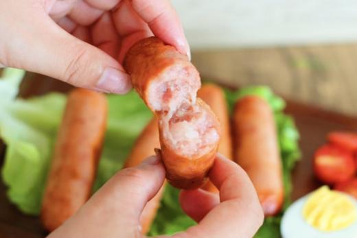 ☺️【皮脆肉嫩 一口爆汁】粮全其美火山石烤肠3袋💥 火山石烤肠🍖好吃到迷糊！太香了！😍😍 精选猪后腿肉🐖、饱满弹韧、大颗肉粒👀 商品图7