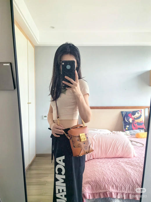 𝐌𝐂𝐌 𝐒𝐨𝐟𝐭 𝐁𝐞𝐫𝐥𝐢𝐧
🍟薯条包单肩手提斜挎包 商品图2