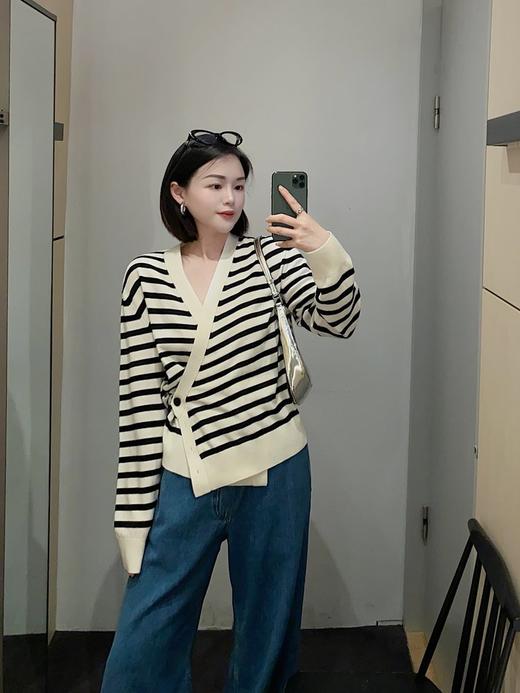 【高品质私服】【ED羊毛羊绒交叠V领条纹开衫】触感柔软细腻，弹性佳，穿着舒适G0751-CC【无标出货 介意慎拍】 商品图6