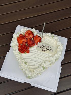 「莓」瑰花爱心蛋糕