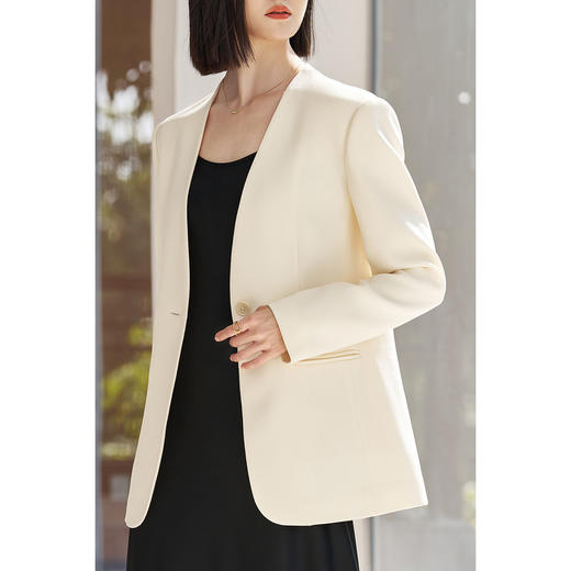 米思阳2026春季新款时尚无领通勤风西装高级感挺阔修身醋酸上衣女 商品图3