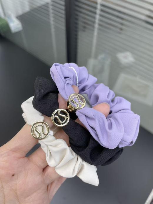 时尚圈的真香新宠lu Uplifting女士带徽标发圈 商品图8