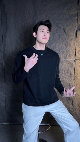 T2223秋冬季新款时尚个性圆领纽扣纯色设计感小众设计百搭宽松休闲上衣